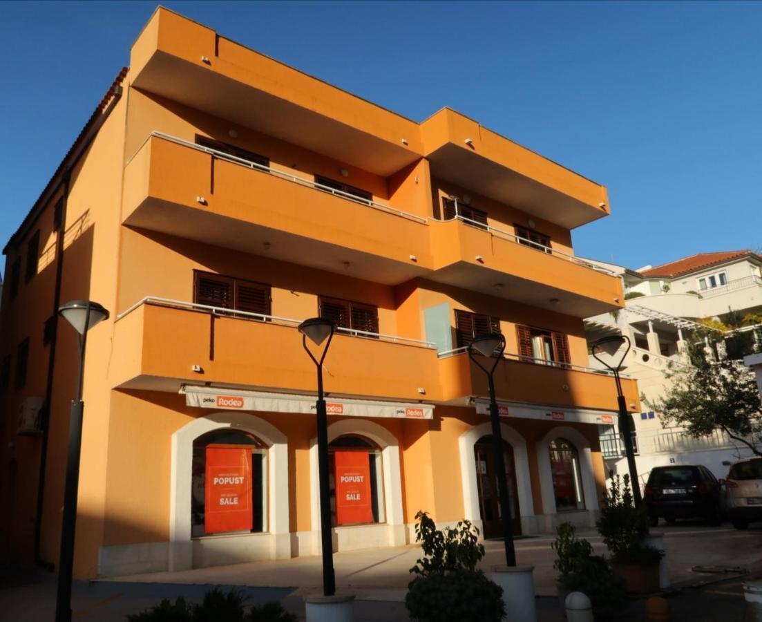 Apartment Center *