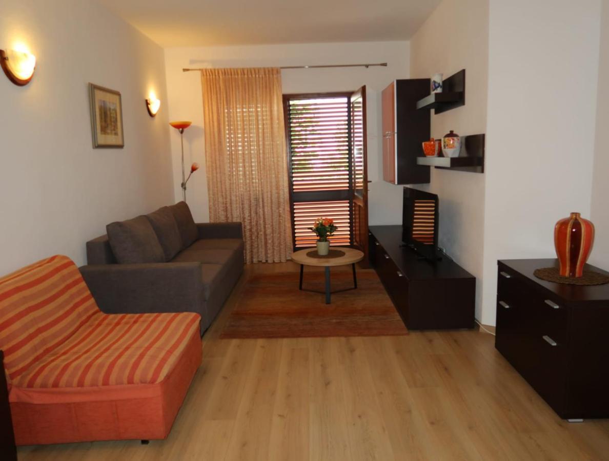 Center * Makarska